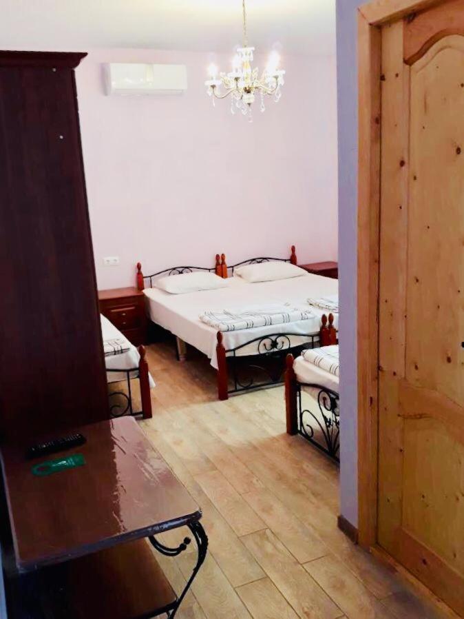 Anna-Saria Guest House Gagra Buitenkant foto